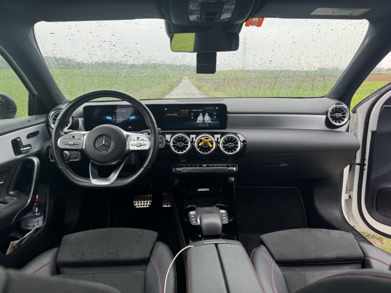 MERCEDES-BENZ A 200